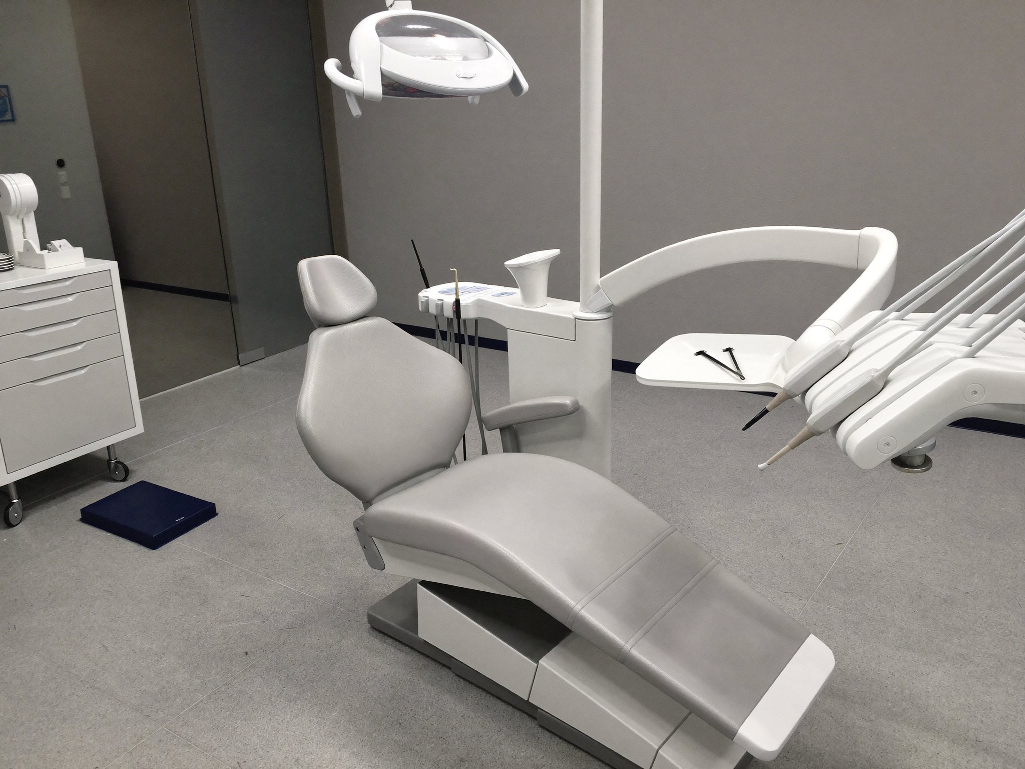 Dental treatment unit